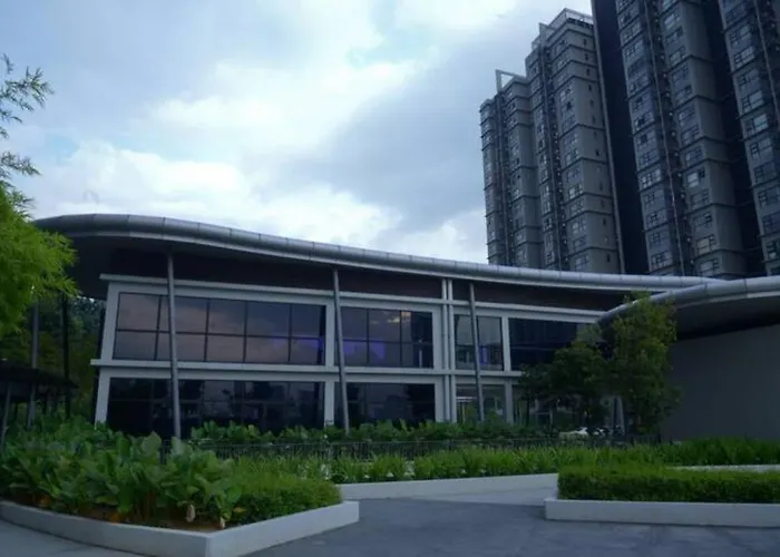 Ha1712 - Wi-Fi- Netflix-Parking- Pool- Cyberjaya, 3048