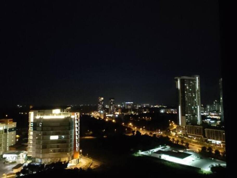 Ha1712 - Wi-fi- Netflix-parking- Pool- Cyberjaya, 3048 Apartment