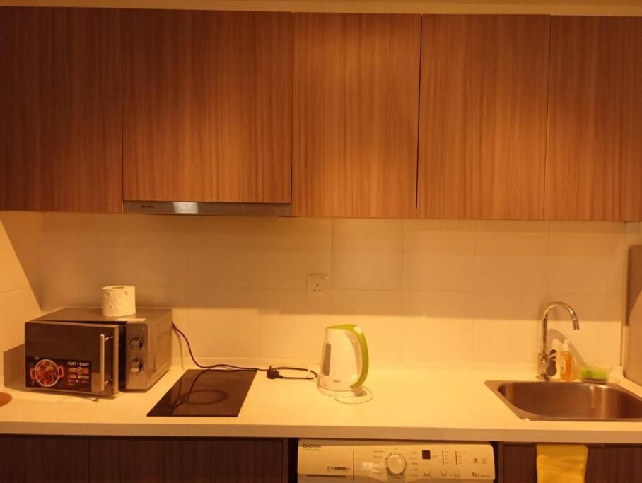 Ha1712 - Wi-fi- Netflix-parking- Pool- Cyberjaya, 3048 Apartment *