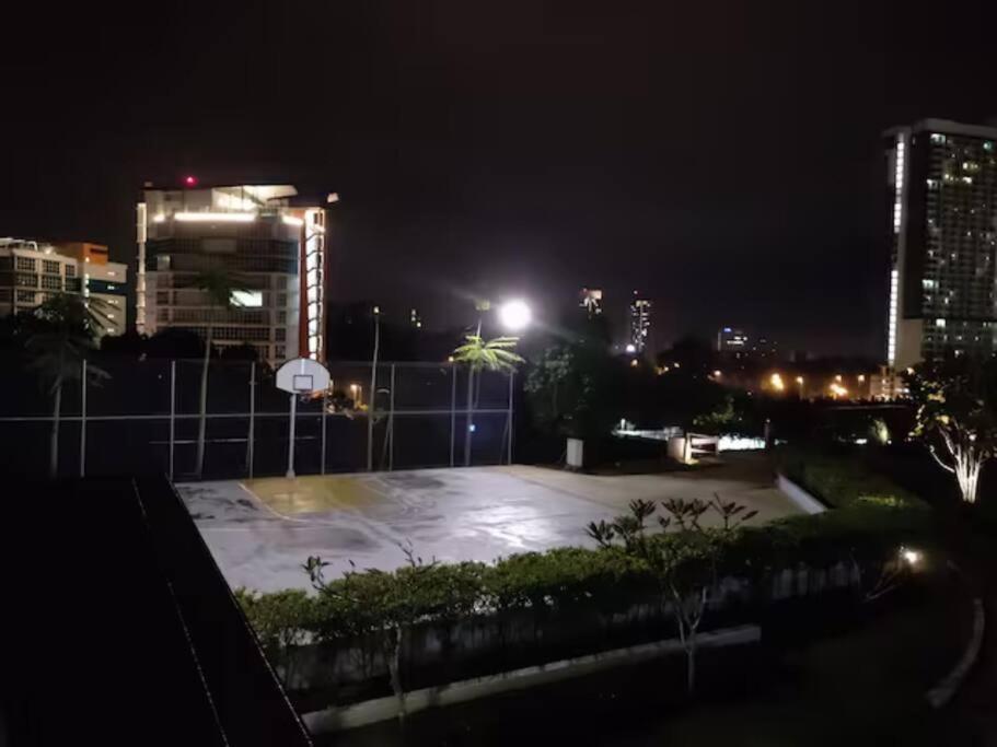 Ha1712 - Wi-fi- Netflix-parking- Pool- Cyberjaya, 3048